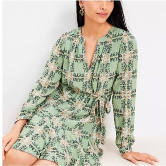 LOFT Dresses & Skirts - LOFT Dress New Size Small Tiled Vine Green Dress w/ Tie Long Sleeve NWT